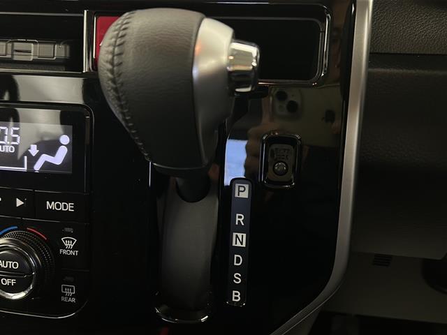 タンク カスタムＧ　禁煙車／クルーズコントロール／両側パワースライドドア／純正ドライブレコーダー／ＥＴＣ／スマートキー／スペアキー／純正１４型アルミホイール／ロールサンシェード／ＬＥＤヘッドライト／フォグランプ／横滑り（9枚目）