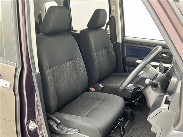 【運転席】座り心地が良いシートなので長時間の運転でも快適にお過ごしいただけます。新品のフロアマットのご注文も可能です。掲載箇所以外にご希望の写真がございましたらお気軽にお問い合わせ下さい。