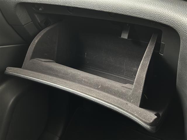 エルグランド 250ハイウェイスターS 禁煙車/オートクルーズコントロール/衝突軽減/車線維持/バックカメラ/10インチナビ/フルセグテレビ/ビルトインETC/前後ドライブレコーダー/両側電動ドア/LEDヘッドライト/純正18インチアルミ(26枚目)