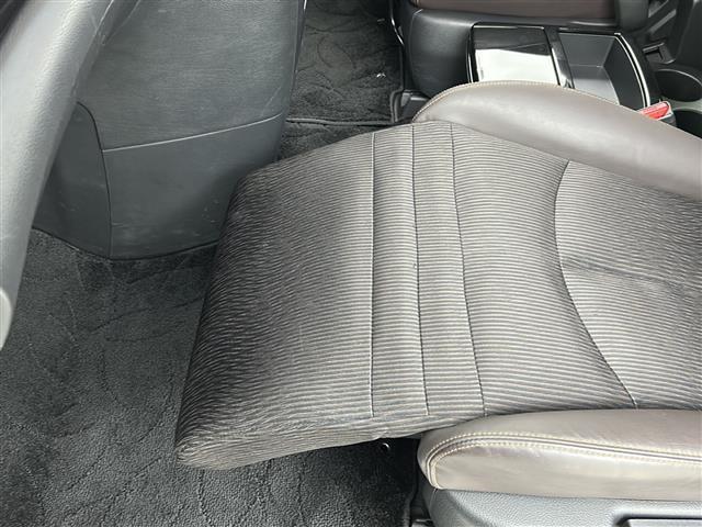 エルグランド 250ハイウェイスターS 禁煙車/オートクルーズコントロール/衝突軽減/車線維持/バックカメラ/10インチナビ/フルセグテレビ/ビルトインETC/前後ドライブレコーダー/両側電動ドア/LEDヘッドライト/純正18インチアルミ(31枚目)