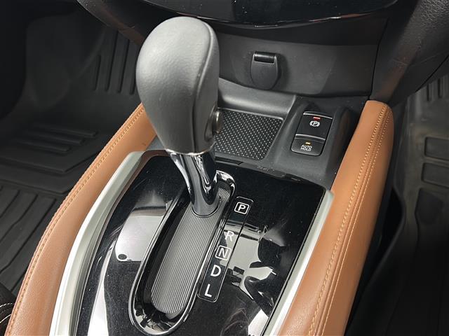 エクストレイル ２０Ｘｉ　レザーエディション　禁煙車／プロパイロット／全周囲カメラ／デジタルインナーミラー全席シートヒーター／電動リアゲート／純正８インチナビ／フルセグテレビ／ドライブレコーダー／ビルトインＥＴＣ／本革シート／ＬＥＤヘッドライト（12枚目）