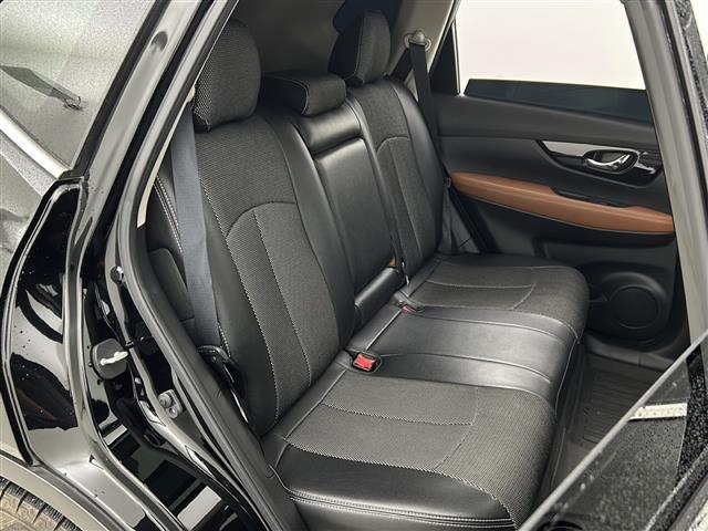 エクストレイル ２０Ｘｉ　レザーエディション　禁煙車／プロパイロット／全周囲カメラ／デジタルインナーミラー全席シートヒーター／電動リアゲート／純正８インチナビ／フルセグテレビ／ドライブレコーダー／ビルトインＥＴＣ／本革シート／ＬＥＤヘッドライト（14枚目）