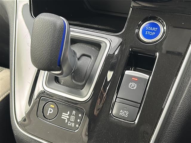 セレナ e-パワー ハイウェイスターV 禁煙車/後席モニター/プロパイロット/全周囲/衝突軽減/車線維持/後側方支援/純正ナビ/フルセグTV/デジタルミラー/ドラレコ/ビルトインETC/革巻ステアステアスイッチ/スマートキー/純正15AW(12枚目)