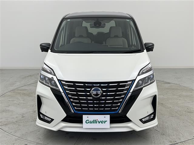 セレナ e-パワー ハイウェイスターV 禁煙車/後席モニター/プロパイロット/全周囲/衝突軽減/車線維持/後側方支援/純正ナビ/フルセグTV/デジタルミラー/ドラレコ/ビルトインETC/革巻ステアステアスイッチ/スマートキー/純正15AW(17枚目)