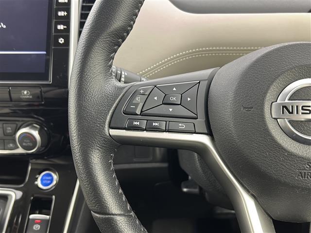 セレナ e-パワー ハイウェイスターV 禁煙車/後席モニター/プロパイロット/全周囲/衝突軽減/車線維持/後側方支援/純正ナビ/フルセグTV/デジタルミラー/ドラレコ/ビルトインETC/革巻ステアステアスイッチ/スマートキー/純正15AW(23枚目)