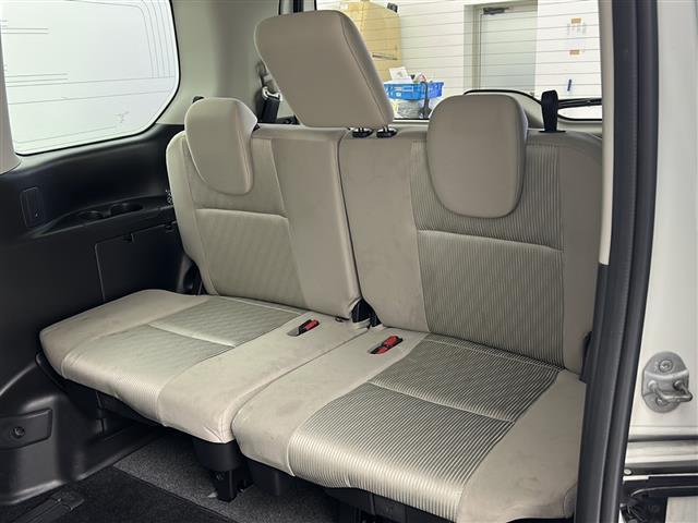 セレナ e-パワー ハイウェイスターV 禁煙車/後席モニター/プロパイロット/全周囲/衝突軽減/車線維持/後側方支援/純正ナビ/フルセグTV/デジタルミラー/ドラレコ/ビルトインETC/革巻ステアステアスイッチ/スマートキー/純正15AW(34枚目)