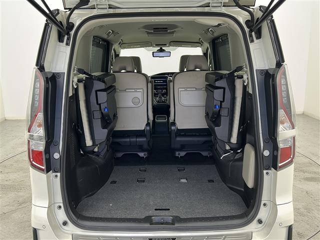 セレナ e-パワー ハイウェイスターV 禁煙車/後席モニター/プロパイロット/全周囲/衝突軽減/車線維持/後側方支援/純正ナビ/フルセグTV/デジタルミラー/ドラレコ/ビルトインETC/革巻ステアステアスイッチ/スマートキー/純正15AW(35枚目)