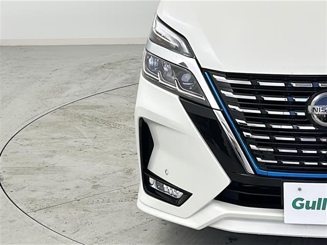 セレナ e-パワー ハイウェイスターV 禁煙車/後席モニター/プロパイロット/全周囲/衝突軽減/車線維持/後側方支援/純正ナビ/フルセグTV/デジタルミラー/ドラレコ/ビルトインETC/革巻ステアステアスイッチ/スマートキー/純正15AW(40枚目)