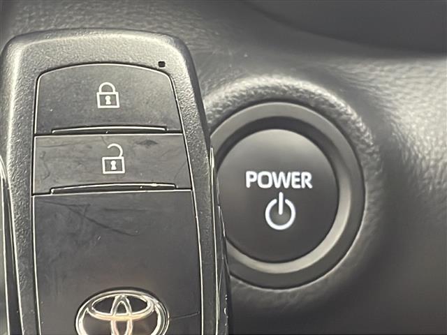 ヤリス ハイブリッドＧ　後期型／ワンオーナー／三眼ＬＥＤヘッドライト／トヨタセーフティセンス／ＡＣＣ／純正ディスプレイオーディオナビ／フルセグＴＶ／バックカメラ／ビルトインＥＴＣ／横滑り防止装置／ステアスイッチ／社外アルミ（22枚目）