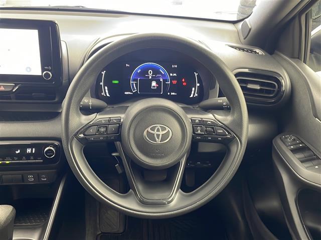 ヤリス ハイブリッドＧ　後期型／ワンオーナー／三眼ＬＥＤヘッドライト／トヨタセーフティセンス／ＡＣＣ／純正ディスプレイオーディオナビ／フルセグＴＶ／バックカメラ／ビルトインＥＴＣ／横滑り防止装置／ステアスイッチ／社外アルミ（32枚目）