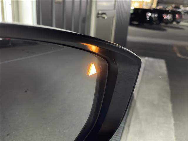 ＭＡＺＤＡ３ファストバック １５Ｓツーリング　禁煙車／３６０°ビュー・モニター＋ドライバー・モニタリング／ＢＳＭ／マツダコネクト／フルセグＴＶ／ビルトインＥＴＣ／ＬＥＤヘッドライト／電動パーキングブレーキ／オートホールド／純正１８インチアルミ（5枚目）