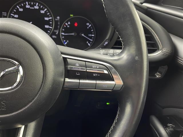 ＭＡＺＤＡ３ファストバック １５Ｓツーリング　禁煙車／３６０°ビュー・モニター＋ドライバー・モニタリング／ＢＳＭ／マツダコネクト／フルセグＴＶ／ビルトインＥＴＣ／ＬＥＤヘッドライト／電動パーキングブレーキ／オートホールド／純正１８インチアルミ（11枚目）