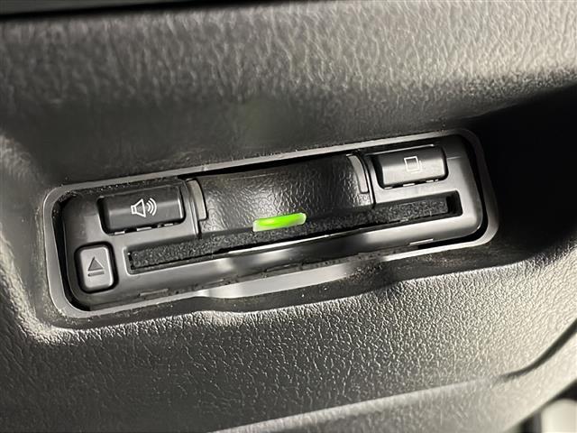 ＭＡＺＤＡ３ファストバック １５Ｓツーリング　禁煙車／３６０°ビュー・モニター＋ドライバー・モニタリング／ＢＳＭ／マツダコネクト／フルセグＴＶ／ビルトインＥＴＣ／ＬＥＤヘッドライト／電動パーキングブレーキ／オートホールド／純正１８インチアルミ（24枚目）