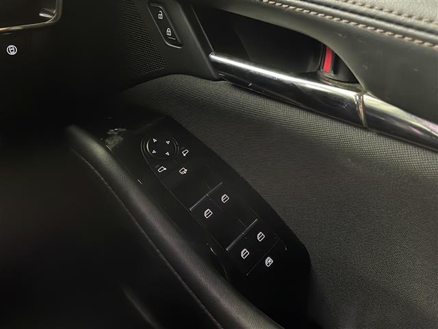 ＭＡＺＤＡ３ファストバック １５Ｓツーリング　禁煙車／３６０°ビュー・モニター＋ドライバー・モニタリング／ＢＳＭ／マツダコネクト／フルセグＴＶ／ビルトインＥＴＣ／ＬＥＤヘッドライト／電動パーキングブレーキ／オートホールド／純正１８インチアルミ（30枚目）