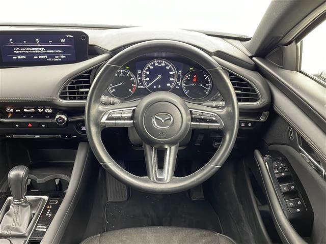 ＭＡＺＤＡ３ファストバック １５Ｓツーリング　禁煙車／３６０°ビュー・モニター＋ドライバー・モニタリング／ＢＳＭ／マツダコネクト／フルセグＴＶ／ビルトインＥＴＣ／ＬＥＤヘッドライト／電動パーキングブレーキ／オートホールド／純正１８インチアルミ（32枚目）