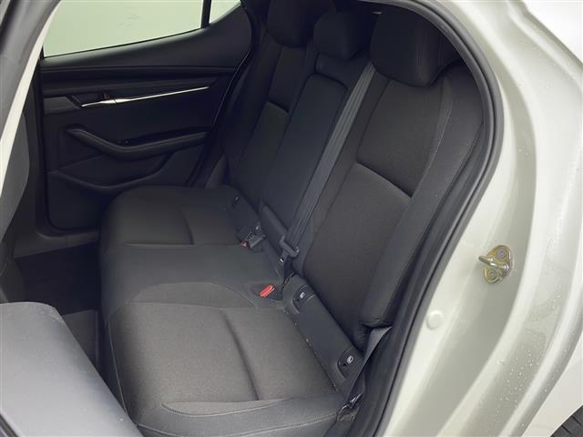 ＭＡＺＤＡ３ファストバック １５Ｓツーリング　禁煙車／３６０°ビュー・モニター＋ドライバー・モニタリング／ＢＳＭ／マツダコネクト／フルセグＴＶ／ビルトインＥＴＣ／ＬＥＤヘッドライト／電動パーキングブレーキ／オートホールド／純正１８インチアルミ（34枚目）
