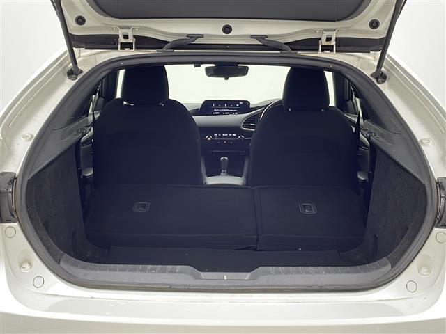 ＭＡＺＤＡ３ファストバック １５Ｓツーリング　禁煙車／３６０°ビュー・モニター＋ドライバー・モニタリング／ＢＳＭ／マツダコネクト／フルセグＴＶ／ビルトインＥＴＣ／ＬＥＤヘッドライト／電動パーキングブレーキ／オートホールド／純正１８インチアルミ（35枚目）