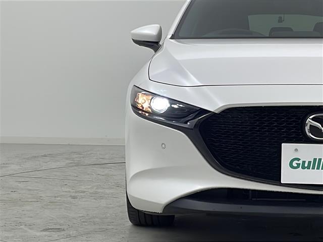 ＭＡＺＤＡ３ファストバック １５Ｓツーリング　禁煙車／３６０°ビュー・モニター＋ドライバー・モニタリング／ＢＳＭ／マツダコネクト／フルセグＴＶ／ビルトインＥＴＣ／ＬＥＤヘッドライト／電動パーキングブレーキ／オートホールド／純正１８インチアルミ（40枚目）