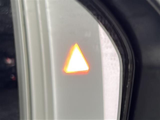 アウトランダーＰＨＥＶ Ｐ　禁煙車／ＢＯＳＥ／全周囲カメラ／マイパイロット／ＢＳＭ／ＲＣＴＡ／純正ナビ／フルセグ／レザーシート／シートヒーター／電動リアゲート／ＬＥＤヘッドライト／ＥＴＣ２．０／パドルシフト／ステアヒーター（5枚目）