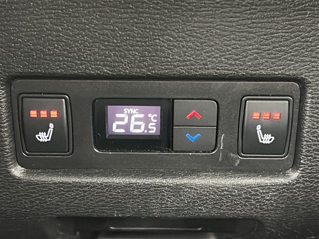 アウトランダーＰＨＥＶ Ｐ　禁煙車／ＢＯＳＥ／全周囲カメラ／マイパイロット／ＢＳＭ／ＲＣＴＡ／純正ナビ／フルセグ／レザーシート／シートヒーター／電動リアゲート／ＬＥＤヘッドライト／ＥＴＣ２．０／パドルシフト／ステアヒーター（12枚目）