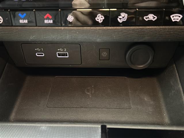 アウトランダーＰＨＥＶ Ｐ　禁煙車／ＢＯＳＥ／全周囲カメラ／マイパイロット／ＢＳＭ／ＲＣＴＡ／純正ナビ／フルセグ／レザーシート／シートヒーター／電動リアゲート／ＬＥＤヘッドライト／ＥＴＣ２．０／パドルシフト／ステアヒーター（24枚目）