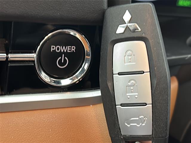 アウトランダーＰＨＥＶ Ｐ　禁煙車／ＢＯＳＥ／全周囲カメラ／マイパイロット／ＢＳＭ／ＲＣＴＡ／純正ナビ／フルセグ／レザーシート／シートヒーター／電動リアゲート／ＬＥＤヘッドライト／ＥＴＣ２．０／パドルシフト／ステアヒーター（26枚目）