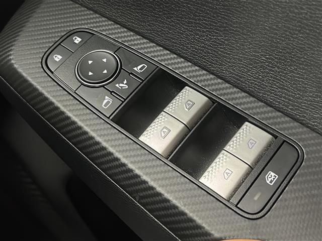 アウトランダーＰＨＥＶ Ｐ　禁煙車／ＢＯＳＥ／全周囲カメラ／マイパイロット／ＢＳＭ／ＲＣＴＡ／純正ナビ／フルセグ／レザーシート／シートヒーター／電動リアゲート／ＬＥＤヘッドライト／ＥＴＣ２．０／パドルシフト／ステアヒーター（28枚目）