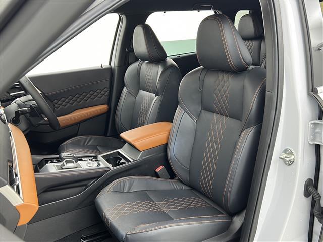 アウトランダーＰＨＥＶ Ｐ　禁煙車／ＢＯＳＥ／全周囲カメラ／マイパイロット／ＢＳＭ／ＲＣＴＡ／純正ナビ／フルセグ／レザーシート／シートヒーター／電動リアゲート／ＬＥＤヘッドライト／ＥＴＣ２．０／パドルシフト／ステアヒーター（32枚目）