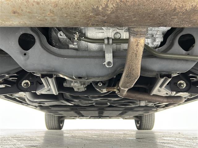 アウトランダーＰＨＥＶ Ｐ　禁煙車／ＢＯＳＥ／全周囲カメラ／マイパイロット／ＢＳＭ／ＲＣＴＡ／純正ナビ／フルセグ／レザーシート／シートヒーター／電動リアゲート／ＬＥＤヘッドライト／ＥＴＣ２．０／パドルシフト／ステアヒーター（43枚目）