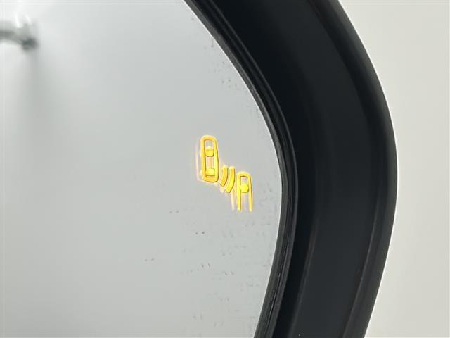 プリウス Ａ　禁煙車／社外エアロ／衝突軽減／車線維持／レーダークルーズコントロール／ヘッドアップディスプレイ／ブラインドスポットモニター／ビルトインＥＴＣ／社外ドライブレコーダー／純正７インチナビ／フルセグテレビ（5枚目）