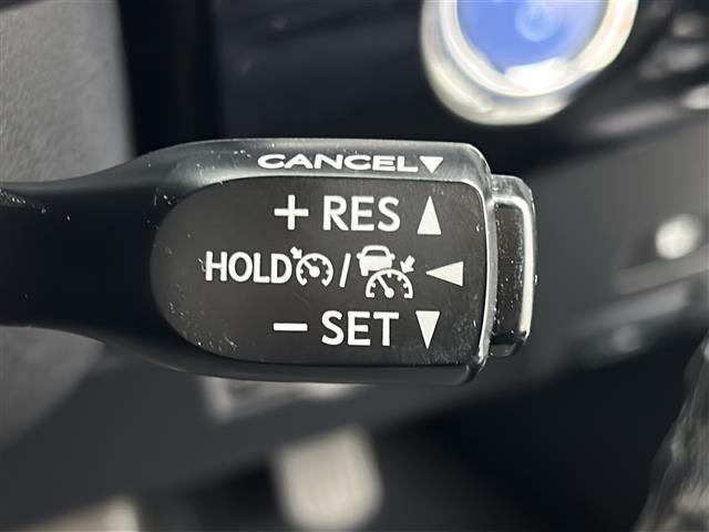 プリウス Ａ　禁煙車／社外エアロ／衝突軽減／車線維持／レーダークルーズコントロール／ヘッドアップディスプレイ／ブラインドスポットモニター／ビルトインＥＴＣ／社外ドライブレコーダー／純正７インチナビ／フルセグテレビ（8枚目）