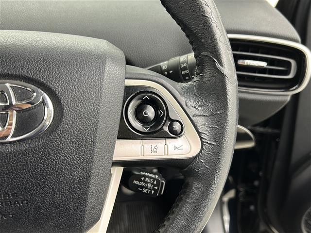 プリウス Ａ　禁煙車／社外エアロ／衝突軽減／車線維持／レーダークルーズコントロール／ヘッドアップディスプレイ／ブラインドスポットモニター／ビルトインＥＴＣ／社外ドライブレコーダー／純正７インチナビ／フルセグテレビ（12枚目）