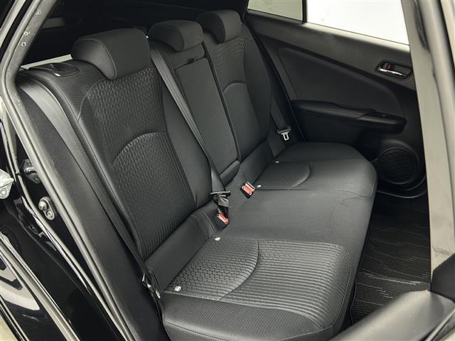 プリウス Ａ　禁煙車／社外エアロ／衝突軽減／車線維持／レーダークルーズコントロール／ヘッドアップディスプレイ／ブラインドスポットモニター／ビルトインＥＴＣ／社外ドライブレコーダー／純正７インチナビ／フルセグテレビ（14枚目）