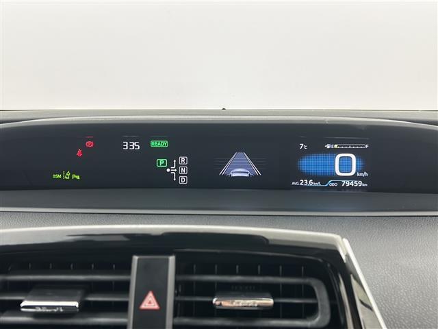 プリウス Ａ　禁煙車／社外エアロ／衝突軽減／車線維持／レーダークルーズコントロール／ヘッドアップディスプレイ／ブラインドスポットモニター／ビルトインＥＴＣ／社外ドライブレコーダー／純正７インチナビ／フルセグテレビ（21枚目）