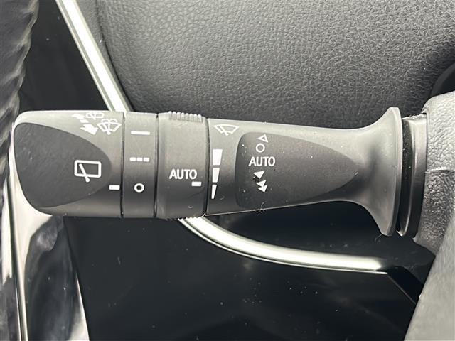 プリウス Ａ　禁煙車／社外エアロ／衝突軽減／車線維持／レーダークルーズコントロール／ヘッドアップディスプレイ／ブラインドスポットモニター／ビルトインＥＴＣ／社外ドライブレコーダー／純正７インチナビ／フルセグテレビ（27枚目）