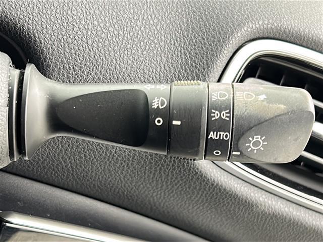 プリウス Ａ　禁煙車／社外エアロ／衝突軽減／車線維持／レーダークルーズコントロール／ヘッドアップディスプレイ／ブラインドスポットモニター／ビルトインＥＴＣ／社外ドライブレコーダー／純正７インチナビ／フルセグテレビ（28枚目）