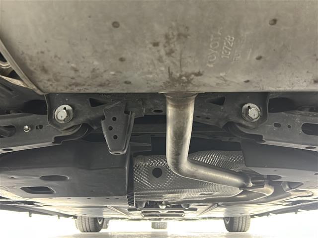 プリウス Ａ　禁煙車／社外エアロ／衝突軽減／車線維持／レーダークルーズコントロール／ヘッドアップディスプレイ／ブラインドスポットモニター／ビルトインＥＴＣ／社外ドライブレコーダー／純正７インチナビ／フルセグテレビ（43枚目）