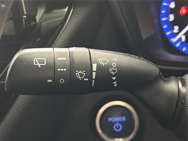 カローラスポーツ ハイブリッドＧ　禁煙車／トヨタセーフティ／ＢＳＭ／ＲＣＴＡ／ＲＣＣ／純正ＤＡ／Ｂカメラ／純正ＥＴＣ／純正ドラレコ／革巻ステア／ステアスイッチ／スマートキー／ハーフレザーシート／ＬＥＤヘッド／ＬＥＤフォグ／純正フロア（23枚目）