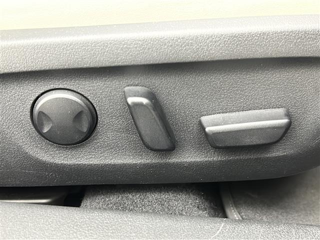 ＭＡＺＤＡ３セダン ＸＤ　Ｌパッケージ　禁煙車／本革シート／ＢＯＳＥサウンド／全周囲カメラ／アイアクティブ／ＨＵＤ／純正ナビ／ＥＴＣ／ドラレコ／シートヒーター／パワーシート／ステアヒーター／革巻ステア／スマートキー／純正１８インチアルミ（12枚目）