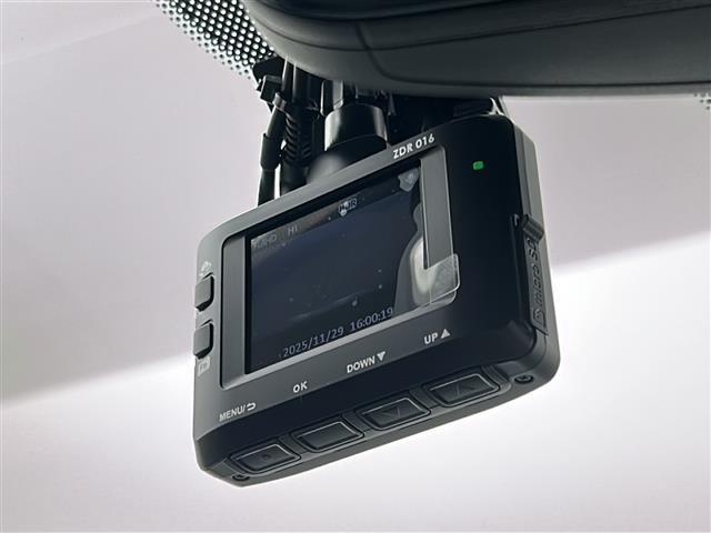 ＭＡＺＤＡ３セダン ＸＤ　Ｌパッケージ　禁煙車／本革シート／ＢＯＳＥサウンド／全周囲カメラ／アイアクティブ／ＨＵＤ／純正ナビ／ＥＴＣ／ドラレコ／シートヒーター／パワーシート／ステアヒーター／革巻ステア／スマートキー／純正１８インチアルミ（24枚目）