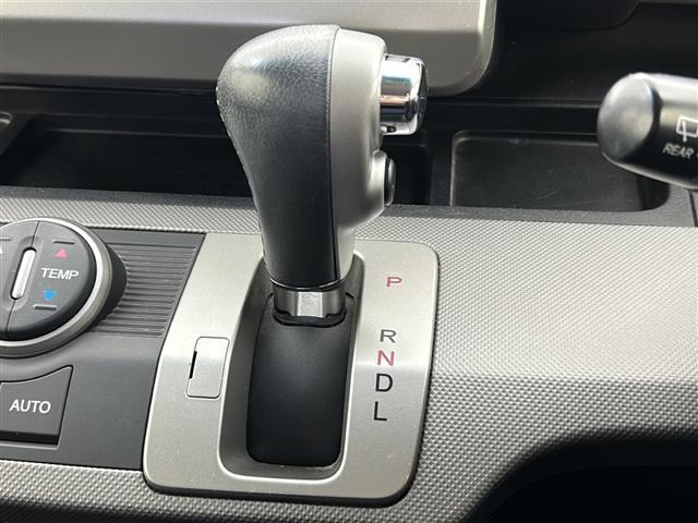 フリードハイブリッド ジャストセレクション 禁煙車/両側電動ドア/クルーズコントロール/バックカメラ/ビルトインETC/フルセグテレビ/7インチナビ/純正15インチアルミ/純正フロアマット/冬タイヤ積込/スマートキー/スペアキー/横滑り防止機能(7枚目)