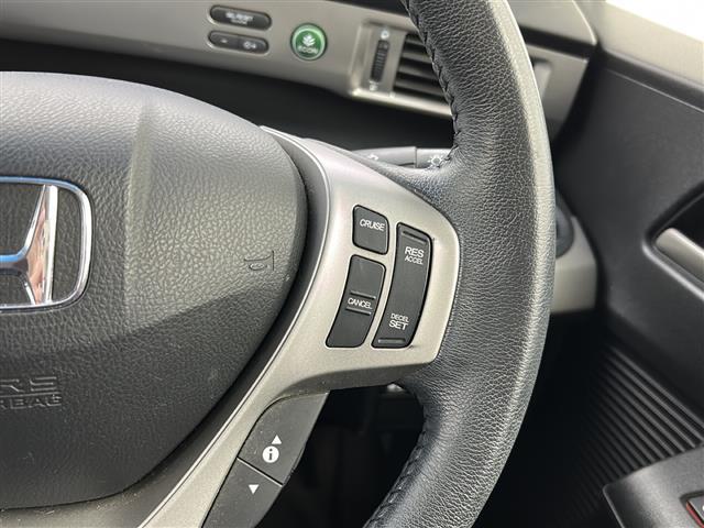 フリードハイブリッド ジャストセレクション 禁煙車/両側電動ドア/クルーズコントロール/バックカメラ/ビルトインETC/フルセグテレビ/7インチナビ/純正15インチアルミ/純正フロアマット/冬タイヤ積込/スマートキー/スペアキー/横滑り防止機能(12枚目)