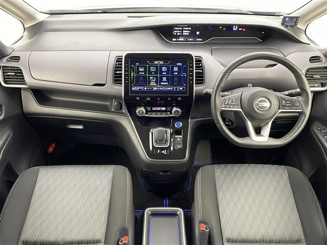 セレナ ｅ－パワー　ハイウェイスターＶ　禁煙車／天吊モニター／プロパイロット／パーキングアシスト／後側方支援／衝突軽減／車線維持／純正１０型ナビ／全周囲カメラ／前後ドライブレコーダー／ＥＴＣ／両側電動ドア／電動パーキング／純正１５型アルミ（2枚目）