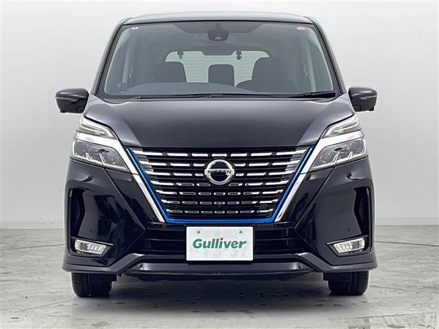 セレナ ｅ－パワー　ハイウェイスターＶ　禁煙車／天吊モニター／プロパイロット／パーキングアシスト／後側方支援／衝突軽減／車線維持／純正１０型ナビ／全周囲カメラ／前後ドライブレコーダー／ＥＴＣ／両側電動ドア／電動パーキング／純正１５型アルミ（17枚目）