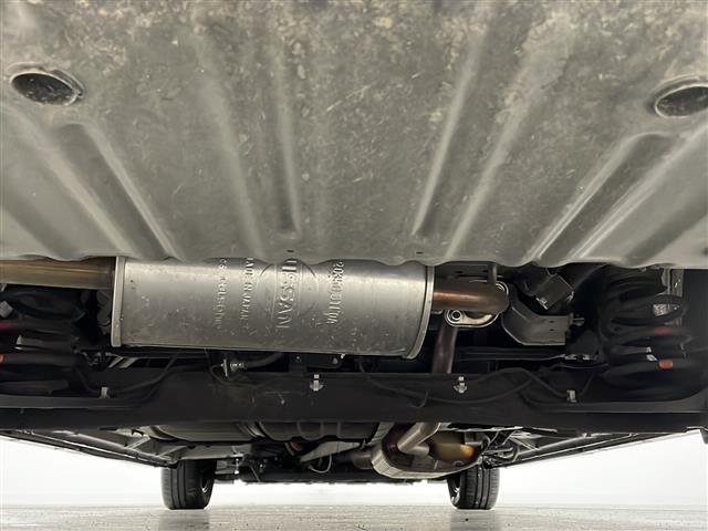 セレナ ｅ－パワー　ハイウェイスターＶ　禁煙車／天吊モニター／プロパイロット／パーキングアシスト／後側方支援／衝突軽減／車線維持／純正１０型ナビ／全周囲カメラ／前後ドライブレコーダー／ＥＴＣ／両側電動ドア／電動パーキング／純正１５型アルミ（43枚目）