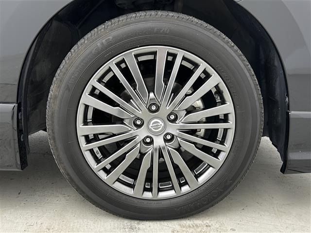 エルグランド 250ハイウェイスターS アーバンクロム 禁煙車/全周囲カメラ/ACC/エマブレ/純正9インチナビ/Bluetooth/ブルーレイ/バックカメラ/両側電動ドア/ハーフレザーシート/ビルトインETC2.0/ナビ連動ドラレコ/LEDヘッドライト(16枚目)