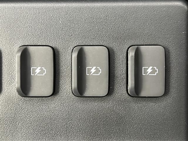 エルグランド 250ハイウェイスターS アーバンクロム 禁煙車/全周囲カメラ/ACC/エマブレ/純正9インチナビ/Bluetooth/ブルーレイ/バックカメラ/両側電動ドア/ハーフレザーシート/ビルトインETC2.0/ナビ連動ドラレコ/LEDヘッドライト(26枚目)