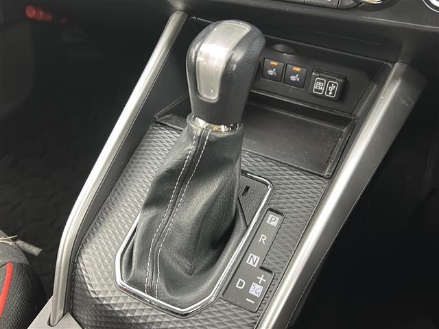 ライズ Z 禁煙車/全方位カメラ/衝突軽減/純正9型ナビ/LEDヘッドライト/LEDフォグライト/前席シートヒーター/革巻きステアリング/ステアリングスイッチ/ドライブレコーダー/純正フロアマット/ドアバイザー(10枚目)