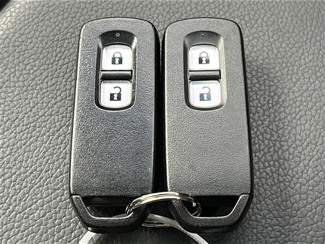 Ｎ－ＷＧＮカスタム カスタム　ＳＳクールパッケージ　禁煙車／特別仕様車／ＣＴＢＡ／純正７型ナビ／フルセグＴＶ／バックカメラ／ハーフレザーシート／革巻ステア／ステアスイッチ／プッシュスタート／スマートキー×２／無限フロアマッド／フォグランプ／オートライト（11枚目）