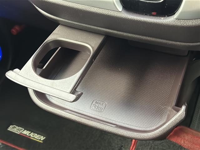 Ｎ－ＷＧＮカスタム カスタム　ＳＳクールパッケージ　禁煙車／特別仕様車／ＣＴＢＡ／純正７型ナビ／フルセグＴＶ／バックカメラ／ハーフレザーシート／革巻ステア／ステアスイッチ／プッシュスタート／スマートキー×２／無限フロアマッド／フォグランプ／オートライト（24枚目）